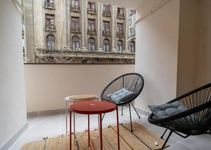 Urban Pearl - Old Town - Unique 4Br/3Ba Apartment