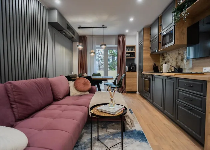 Urban Pearl - Old Town - Unique 4Br/3Ba Apartment