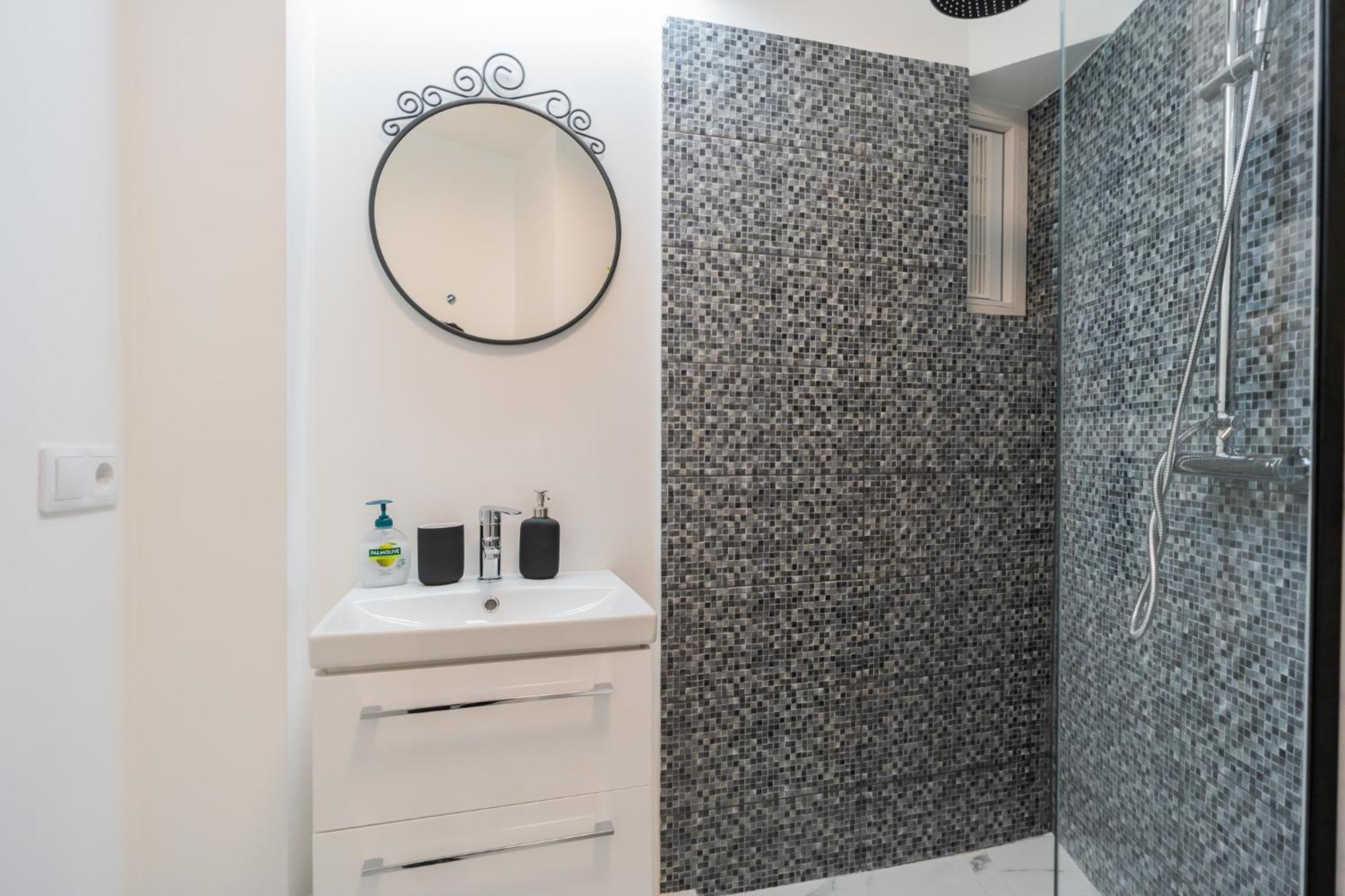 Urban Pearl - Old Town - Unique 4br/3ba Apartment *